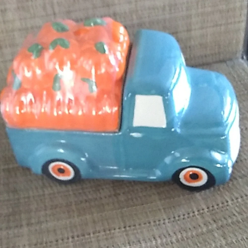 Ceramic Pumpkin Truck Cookie Jar & Small Truck Decoration (Set of 2)